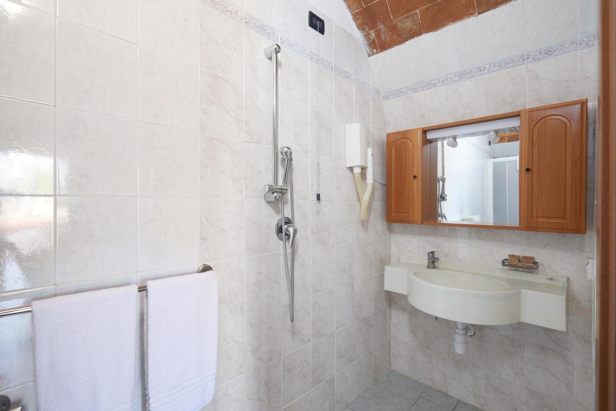 Relais Belvedere Montecatini Val di Cecina Phòng bức ảnh